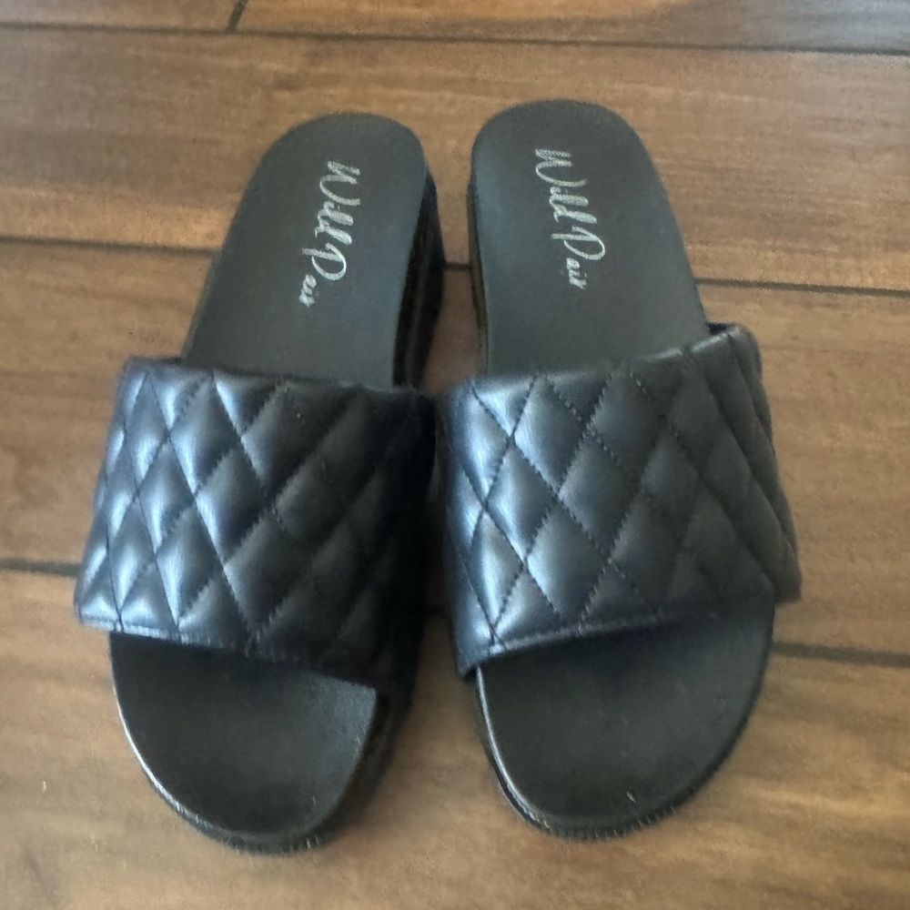 WILD PAIR Elevated Womens Platform Sandal Black size 8 - Picture 3 of 9